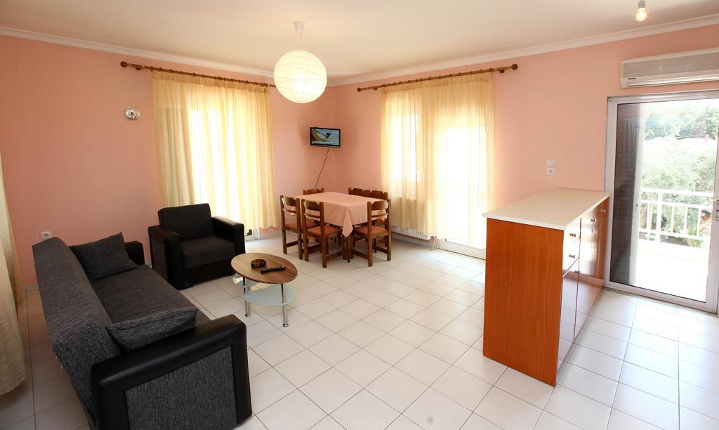 Amarilia Aparthotel Skala Rachoni  Room photo