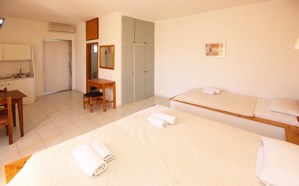 Amarilia Aparthotel Skala Rachoni  Exterior photo