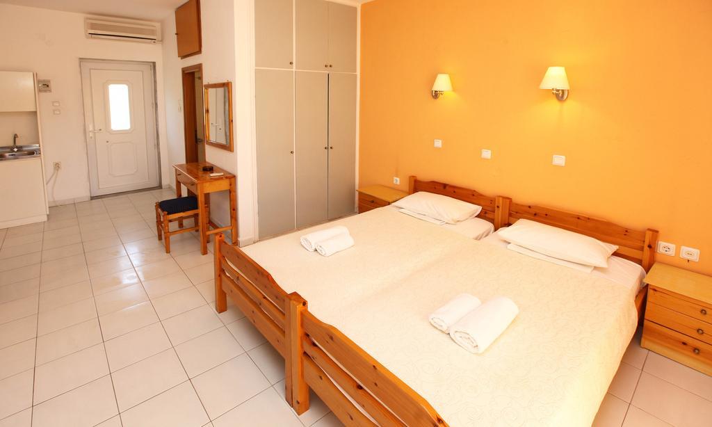 Amarilia Aparthotel Skala Rachoni  Exterior photo