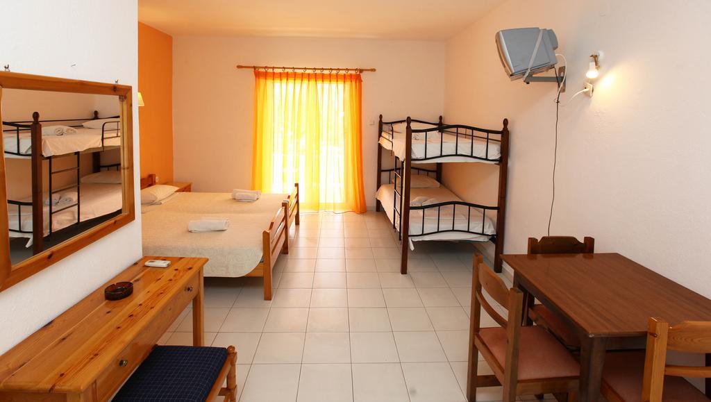 Amarilia Aparthotel Skala Rachoni  Exterior photo