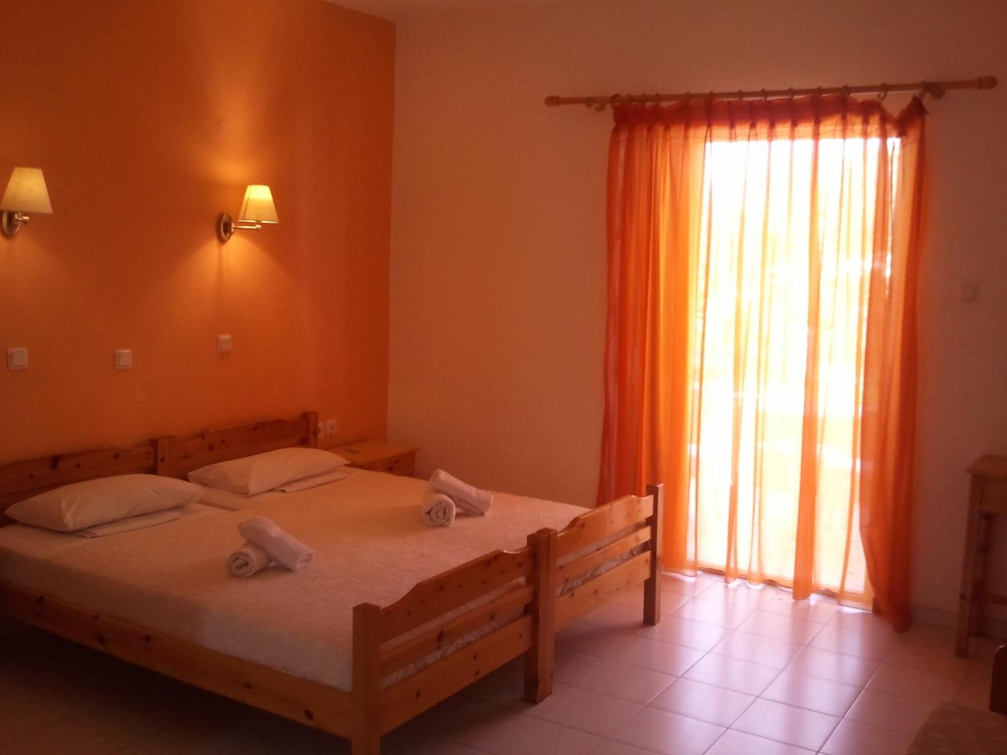 Amarilia Aparthotel Skala Rachoni  Exterior photo