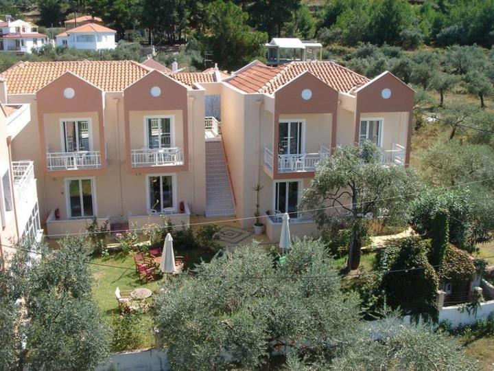 Amarilia Aparthotel Skala Rachoni  Exterior photo