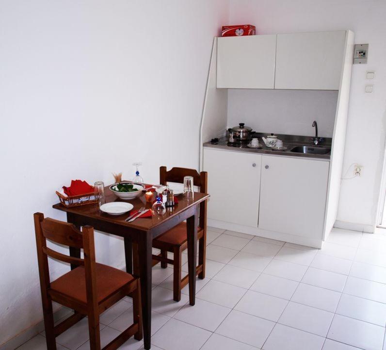 Amarilia Aparthotel Skala Rachoni  Room photo